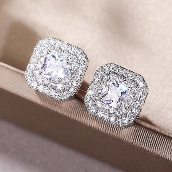 🎁 925 Silver White Color CZ Crystal Stud Earrings for Women, HA4484 - Picture 1 of 4